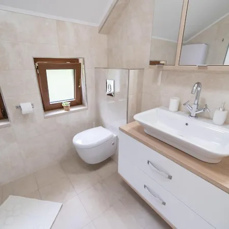 Nave Apartment *